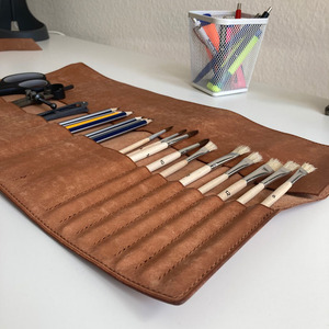 Porte-crayons en cuir fait main, organiseur compact pour matériel de dessin professionnel, logo personnalisé, à vendre - Product Image 3