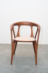 Chaise de salle à manger en bois de noyer de style italien moderne avec dossier rembourré pour la maison, le restaurant, l'hôtel, meubles PISANO - Product Image 1