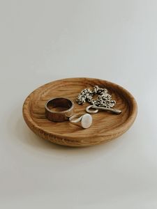 Assiettes rondes en bois faites à la main, assiettes en bois naturel pour la table à manger, restaurant, hôtel, cuisine et service - Product Image 2