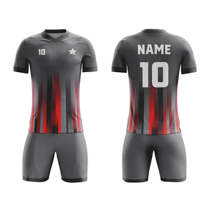 Maillot de football personnalisé sublimé pour homme, manches courtes, col en V, évacuation de l'humidité, séchage rapide, impression du nom du joueur sur le devant, coupe athlétique adulte - Product Image 4