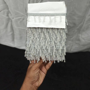 Accesorios de Novia con Bordado Floral Colorido, Material JARI Ecológico, Encaje de Miel con Detalles Intrincados y Patrón 3D (Zapatos) - Product Image 1