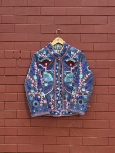 Blouson en velours brodé vintage pour femme avec motif floral Suzani, longueur standard, vêtement d'extérieur écologique pour l'hiver - Product Image 4