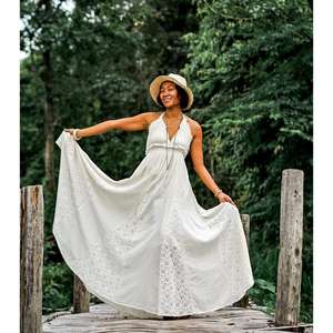 Robe longue blanche bohème pour femme, col halter, empiècements en dentelle, lavable, idéale pour l'été, la plage et les vacances - Product Image 3