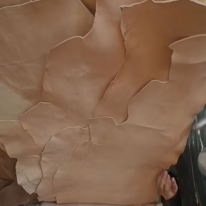 Cuir véritable pleine fleur non teint, naturel, tanné végétallement, épaisseur 1,2 à 1,4 mm, pour portefeuilles et chaussures, surface de 14 à 18 pieds carrés (environ 1,3 à 1,6 m²) - Product Image 3