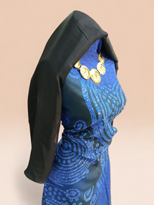 Conjunto completo Dirac suizo alemán azul real con chal negro y Garbasaar bordado en azul marino |   Vestido de Novia de Lujo - Product Image 2
