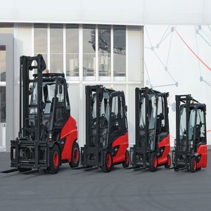 Chariot élévateur pour la manutention des matériaux en entrepôt, avec une forte capacité de levage, construction robuste, manutention industrielle des matériaux - Product Image 1