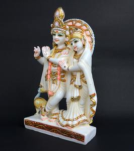 Statue religieuse Radha Krishna en marbre peint décoratif, polie pour la vénération à domicile - Product Image 3