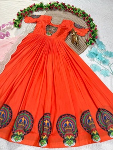 Robe de cérémonie luxueuse de style sud-indien en soie Pulmy pour mariages et galas - Product Image 5