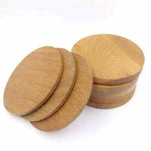 Sous-verres en bois pour tasses ou bougies. Avec revêtement imperméable naturel. Bois massif de noyer ou de chêne, carré - Product Image 1