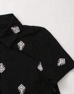 Camisa de Manga Corta con Bordado Geométrico Negro para Mujer, Blusa Informal de Popelina con Cuello Camisero - Product Image 2