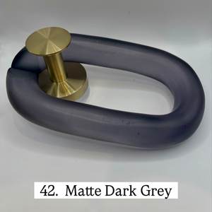 Escultura de arte mural de eslabones de cadena de resina multicolor para decoración interior de interiores, instalación vertical de cortina acrílica. - Product Image 6