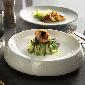 Platos Redondos de Estilo Japonés Creativo, Platos Irregulares Mate para Cena Occidental, Platos de Cerámica para Sushi en Blanco y Negro, Vajillas de Porcelana - Product Image 3