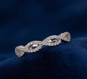 แหวนเพชรเลี้ยงในห้องปฏิบัติการทรงอินฟินิตี้ ทอง 14K แหวนแต่งงาน/หมั้น สามารถสวมซ้อนกันได้ 0.50 กะรัต - Product Image 2