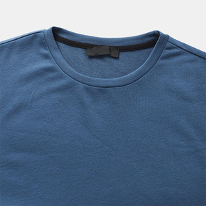 เสื้อยืดแขนสั้นผู้ชาย คอโอ ทรงปกติ ดีไซน์เรียบง่าย สีบลู ไวท์ เรด - Product Image 5