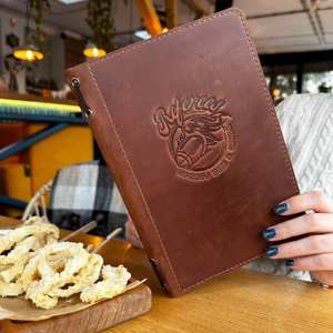 ที่ใส่เมนูหนังแท้คุณภาพสูง พับได้ ทนทาน พร้อมระบบป้องกัน สำหรับร้านอาหาร คาเฟ่ โรงแรม รุ่น LMC-0170 - Product Image 5