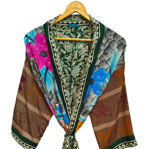 Kimono indio de seda con patchwork, túnica larga para dormir o para la playa, hecho a mano, vintage, de sari de seda reciclada. - Product Image 1