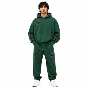 Ensemble de survêtement 2 pièces pour homme, automne, coupe oversize, sweat à capuche et pantalon de jogging, patch étoile et croix, en polaire, décontracté, personnalisable, OEM, fabricant en gros - Product Image 2