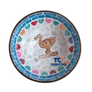 Meilleure Vente : Bol en Nacre de Noix de Coco avec Motif Mosaïque Dodo pour le Marché des Souvenirs de Maurice - Product Image 1