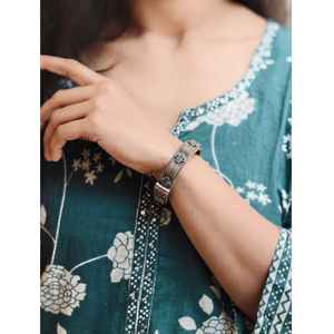 Antique Silver Oxidized Kada Tribal Floral Cuff with Emerald Green Accents – Ethnic <b>Indian</b> <b>Bangle</b> Jewelry for Party & Daily Wear - Product Image 4