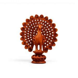 Figura de pavo real bailarín de madera hecha a mano con malla |   Adorno Decorativo de Pavo Real |   Decoración Tradicional para el Hogar en Madera - Product Image 1