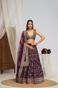 Conjunto de Lehenga Choli de red bordada morada con dupatta, sin mangas, para fiesta, para mujer - Product Image 3