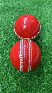 Pelota de críquet de cuero rojo cosida a mano, conforme a las normas de la MCC, 5 capas de corcho, logotipo personalizado, pelota dura de cuero premium. - Product Image 5