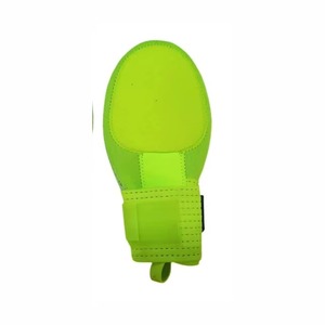 Protège-main de baseball ajustable personnalisé en tissu non tissé, léger, confortable et durable, avec bouclier rigide pour la protection des poignets lors du glissement - Product Image 6