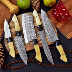 Juego de cuchillos de chef hechos a mano de alta calidad, hechos a medida, de acero de Damasco de alta calidad con mangos de hueso, juego de 5 piezas con funda de cuero. - Product Image 6