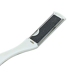 Râpe à pieds en acier à haute teneur en carbone UBI, outil de pédicure professionnel, éliminateur de callosités double face, outil durable pour le soin des pieds avec manche long - Product Image 1
