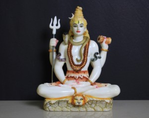 Artesanía Nirmala, Estatua de Shiva de Resina con Polvo de Mármol Blanco, Trishul Damru, Adiyogi Meditando, Diseño Tradicional Hecho a Mano - Product Image 1