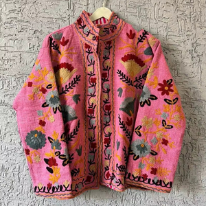 Veste d'hiver unisexe en velours brodé Suzani, style indien, faite à la main, style bohème, avec col montant, cadeau de Thanksgiving - Product Image 1