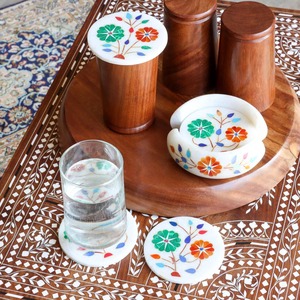 Sous-verres floraux de qualité supérieure avec support en pierre naturelle, accessoires de table décoratifs imperméables, disponibles à la vente - Product Image 3