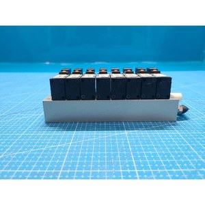 Vanne solénoïde 5 ports SMC VJ514MY, utilisée comme pièce détachée pour équipement semi-conducteur Legacy - Product Image 3