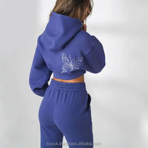 Conjunto de pantalón y Sudadera con capucha corta para mujer con logotipo personalizado al por mayor, ropa de entrenamiento transpirable para otoño, chándal estampado informal para invierno - Product Image 5