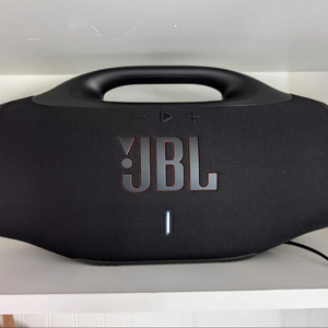 บูมบ็อกซ์ 4 - ลำโพงพกพากันน้ำที่ทรงพลังที่สุด พร้อมเสียงระดับมืออาชีพ ให้เวลาเล่นเพลงได้นานถึง 34 ชั่วโมง - Product Image 1