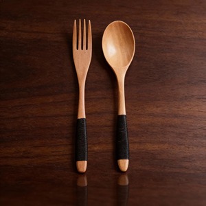 Ensemble de cuillères et fourchettes à salade en bois de haute qualité, écologiques, ustensiles de cuisine manuels - Product Image 2