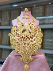 Dubai Vintage Gold-Plated Brass <b>Necklace</b> <b>Chain</b> Set Classic Diamond Zircon Pearl Alloy Wedding Anniversary Jewelry Gift for Women - Product Image 6