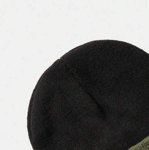 Bonnet tricoté unisexe noir et vert olive à revers rayé, chaud pour l'hiver - Product Image 2