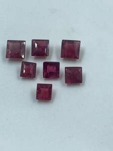 Spinelle rouge naturelle de haute qualité, 2,88 carats, 7 pierres taillées en coussin, origine LK, R.K. GEMS & JEWELLERY pour la fabrication de bijoux - Product Image 2