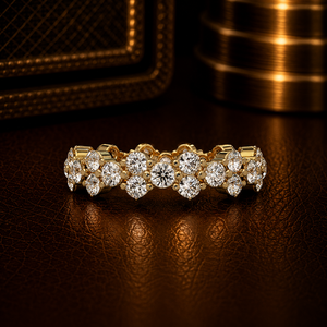 Anillo de Compromiso Clásico de Oro Puro de 14K con Diamantes Cultivados en Laboratorio de Corte Redondo y Engaste Compartido, Anillo de Eternidad Completo para Mujer - Product Image 1