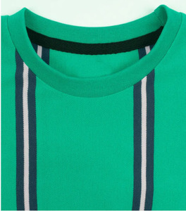 เสื้อยืดลายทางพรีเมียม ระบายอากาศได้ดี ผลิตด้วยผ้าฝ้าย 100% สัมผัสนุ่ม ใส่สบายสำหรับฤดูร้อน เสื้อผ้าผู้ชาย ขายส่ง ปี 2026 - Product Image 3