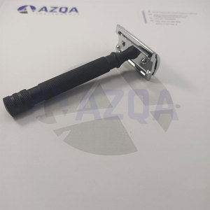 Rasoir de sécurité à manche en acier inoxydable noir avec lame à double tranchant pour un rasage et une toilettage professionnels sous l'eau - Product Image 3