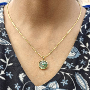 จี้ห้อยคอทรงกลมเล็กประดับด้วยลาบราดอไรต์ธรรมชาติและเพชร CZ ชุบทอง น้ำหนักเบา เหมาะสำหรับใส่เป็นเลเยอร์ ของขวัญวาเลนไทน์ - Product Image 4