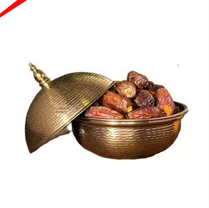 Bol à dattes de conception luxueuse, fabriqué à la main, qualité exclusive, en métal, couleur or, pour la cuisine, pour les hôtels - Product Image 1