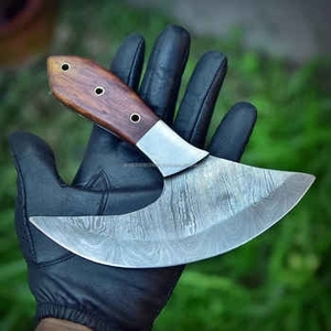 Cuchillo para Pizza de Acero de Damasco de Grado Industrial de Alta Calidad, con Mango de Madera y Diseño de Hacha, Personalizable para Uso en Cocina - Product Image 4