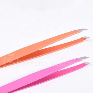 Pinzas de Precisión Ultra para Depilar el Vello Facial y Crear Líneas de Cejas Definidas y Limpias, Herramienta de Belleza Ideal - Product Image 4