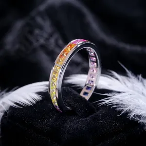 แหวนเพชรพลอยสีรุ้งทรงเจ้าหญิงแบบ Eternity Band ตัวเรือนเงินแท้ S925 สำหรับผู้หญิง - Product Image 6