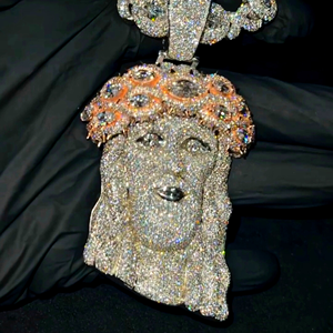 Colgante de Diamantes Estilo Hip Hop en Plata con Incrustaciones de Diamantes, Plata de Ley 925, Joyería Fina Personalizada de Alta Calidad, Colgantes y Dijes - Product Image 1