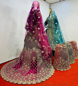 เสื้อครอปกำมะหยี่แบบเลเฮนกา งานปักหนัก ชายกระโปรงยาวประดับด้วยหินจาร์กัน คอลเลคชั่นมาหามันตรา สีสันสวยงาม เหมาะสำหรับงานแต่งงาน งานเลี้ยง และงานเฉลิมฉลองต่างๆ - Product Image 5