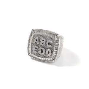 Anillo Personalizado con Moissanita VVS, Plata de Ley 925, Baño de Rodio, Borde con Baguettes, Joyería Hip Hop - Product Image 5